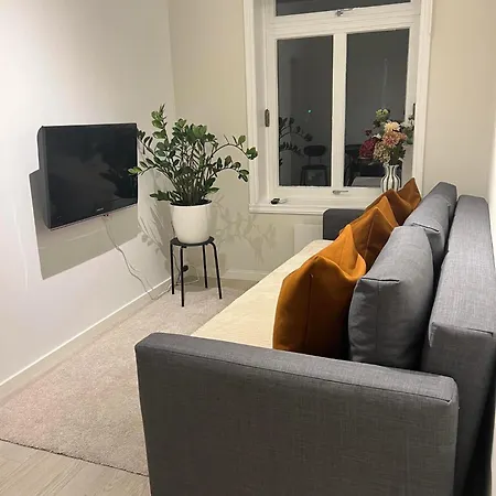 Apartment Modern 2br Near S - Sleeps 6, New & Cozy