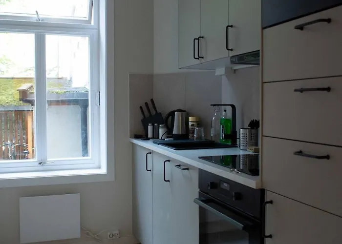 Modern 2br Near S - Sleeps 6, New & Cozy شقة *