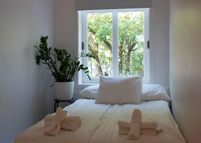 Modern 2br Near S - Sleeps 6, New & Cozy شقة *