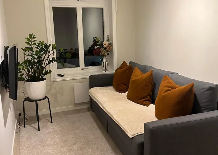 Modern 2br Near S - Sleeps 6, New & Cozy شقة
