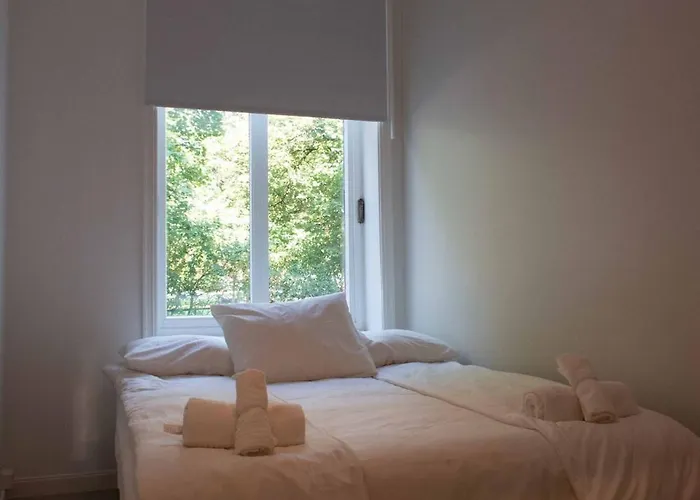 Apartamento Modern 2br Near S - Sleeps 6, New & Cozy Oslo